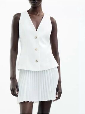Zara White Sleeveless V-Neck Buttoned Vest & Pleated Skirt Set
